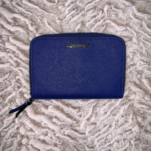 Stella & Dot Handbags - Stella & Dot Chelsea Tech Wallet - Cobalt Blue